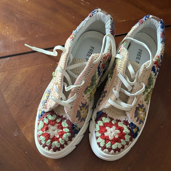Free People “Catch Me if You Can” platform sneaker. Worn x2 Multicolor - Picture 9 of 12